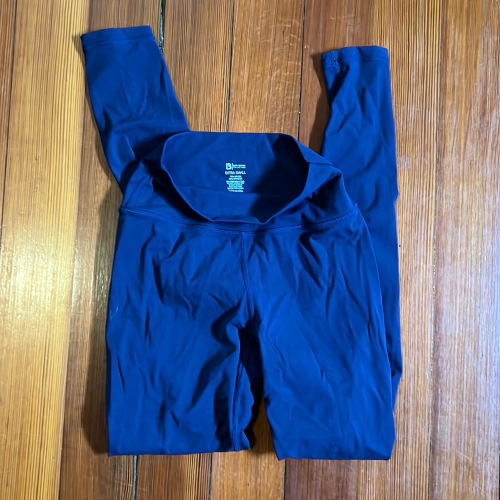 Gently used Buff Bunny size xs leggings